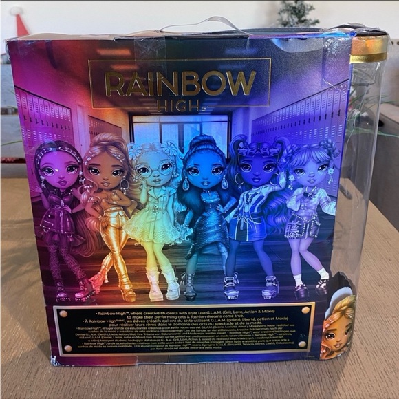 Rainbow High Mila Berrymore Doll - Picture 3 of 3